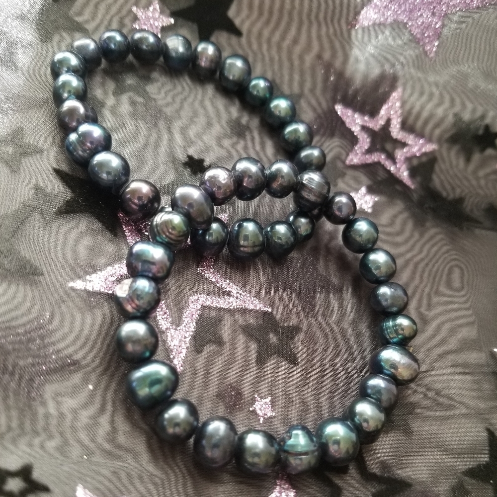 Iridescent black pearl bracelets